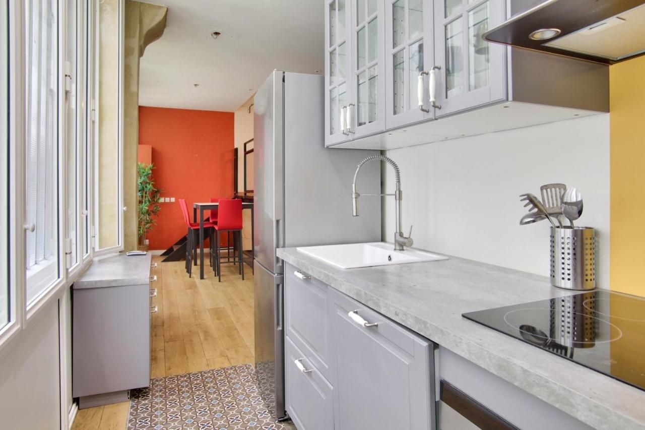 Luxurious 2 Bedrooms Le Marais Nazareth Free Netflix Parijs Buitenkant foto