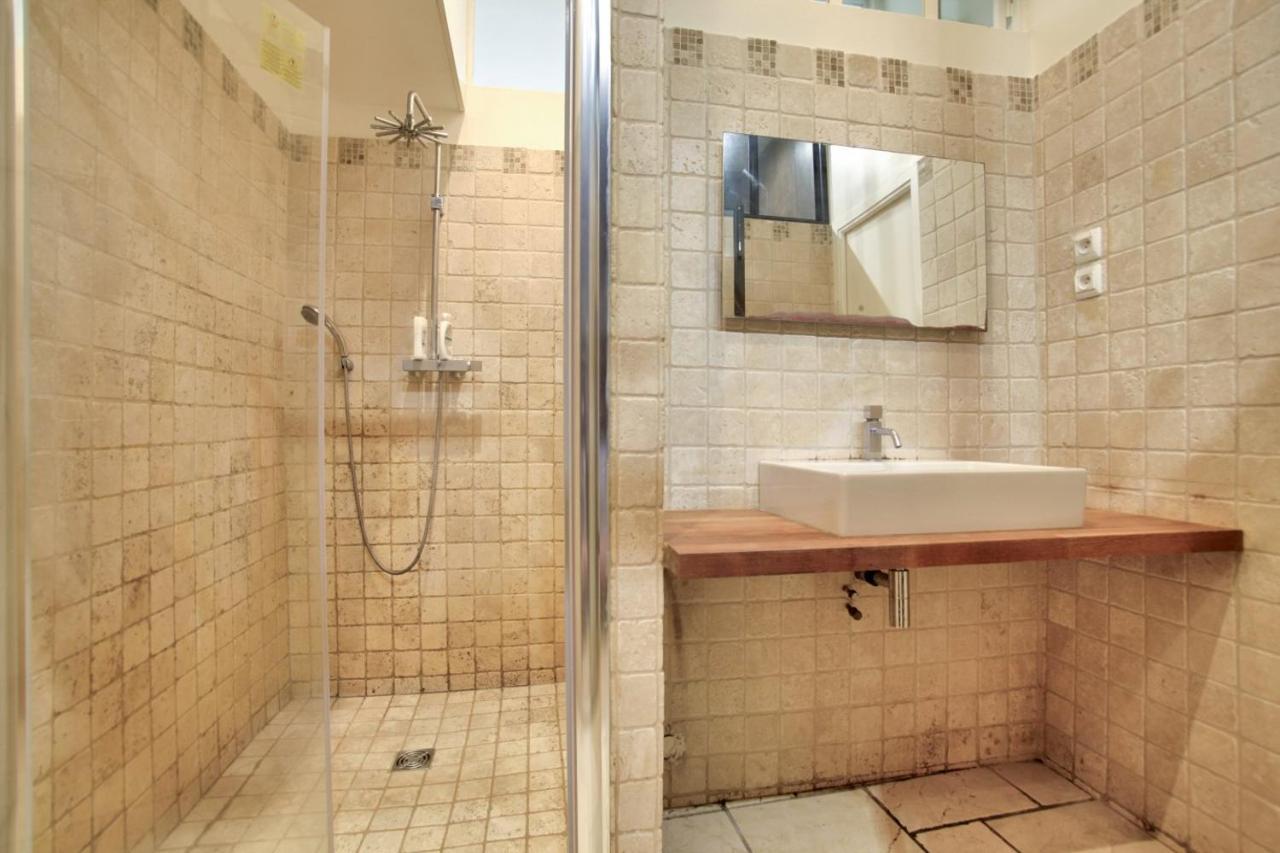 Luxurious 2 Bedrooms Le Marais Nazareth Free Netflix Parijs Buitenkant foto